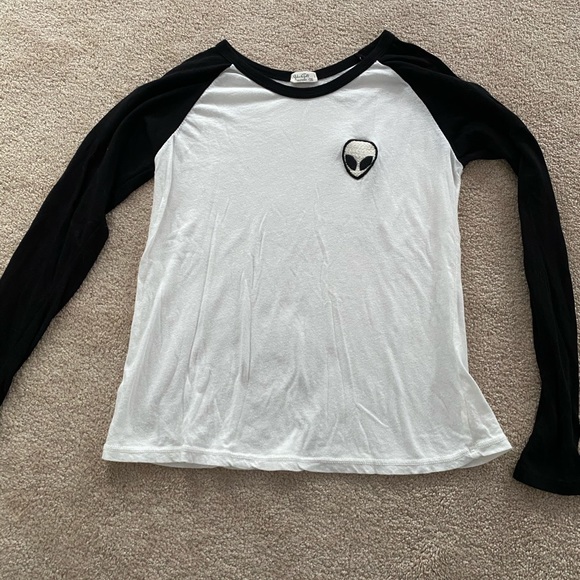 two alien shirts - Picture 4 of 6